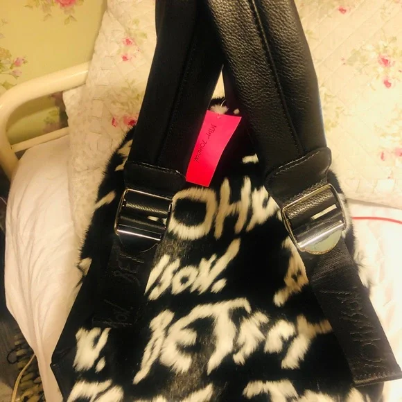 Backpack - Picture 4 of 4